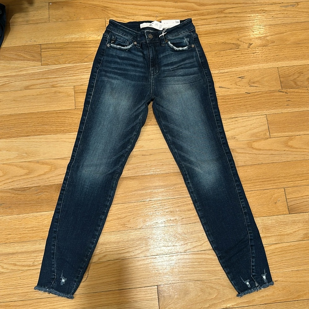 NWT Kan Can mid-rise ankle jeans